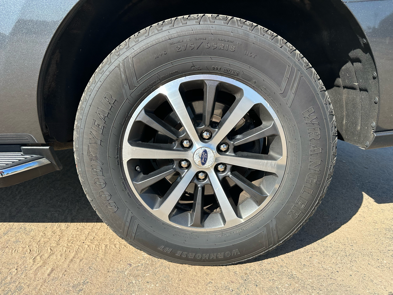 2018 Ford Expedition XLT photo 9