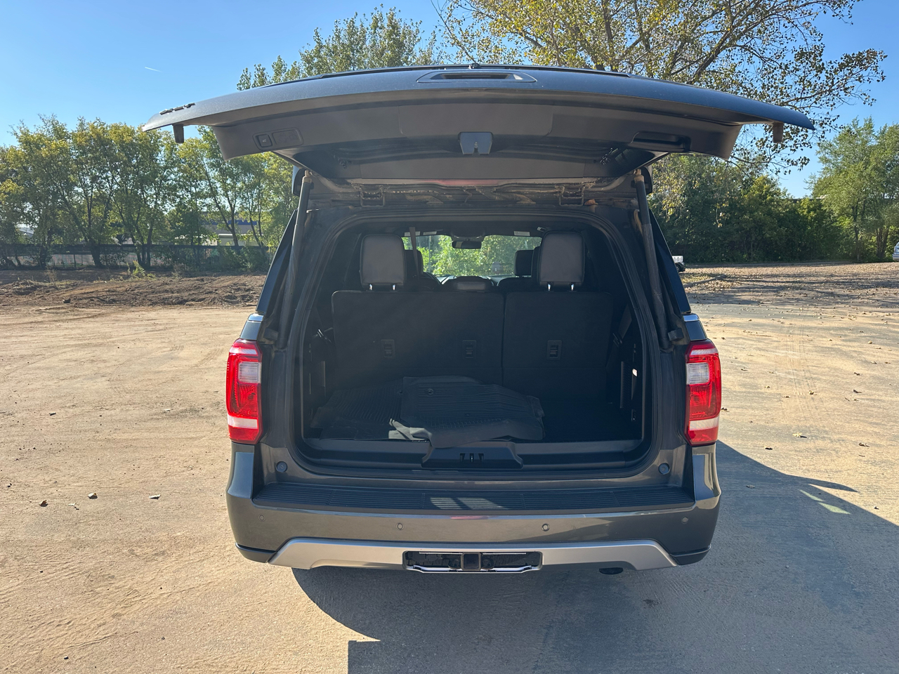 2018 Ford Expedition XLT photo 16