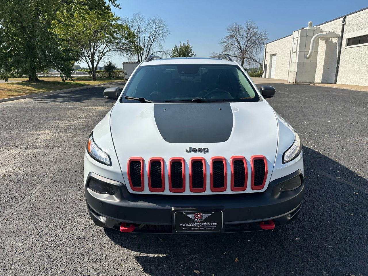 2016 Jeep Cherokee Trailhawk photo 2
