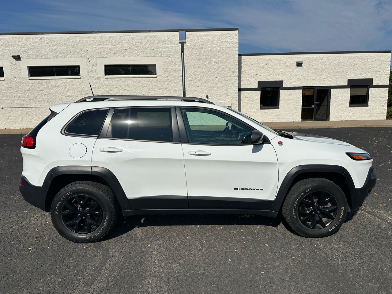 2016 Jeep Cherokee Trailhawk photo 6