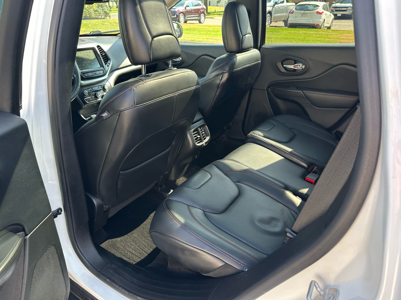 2016 Jeep Cherokee Trailhawk photo 13