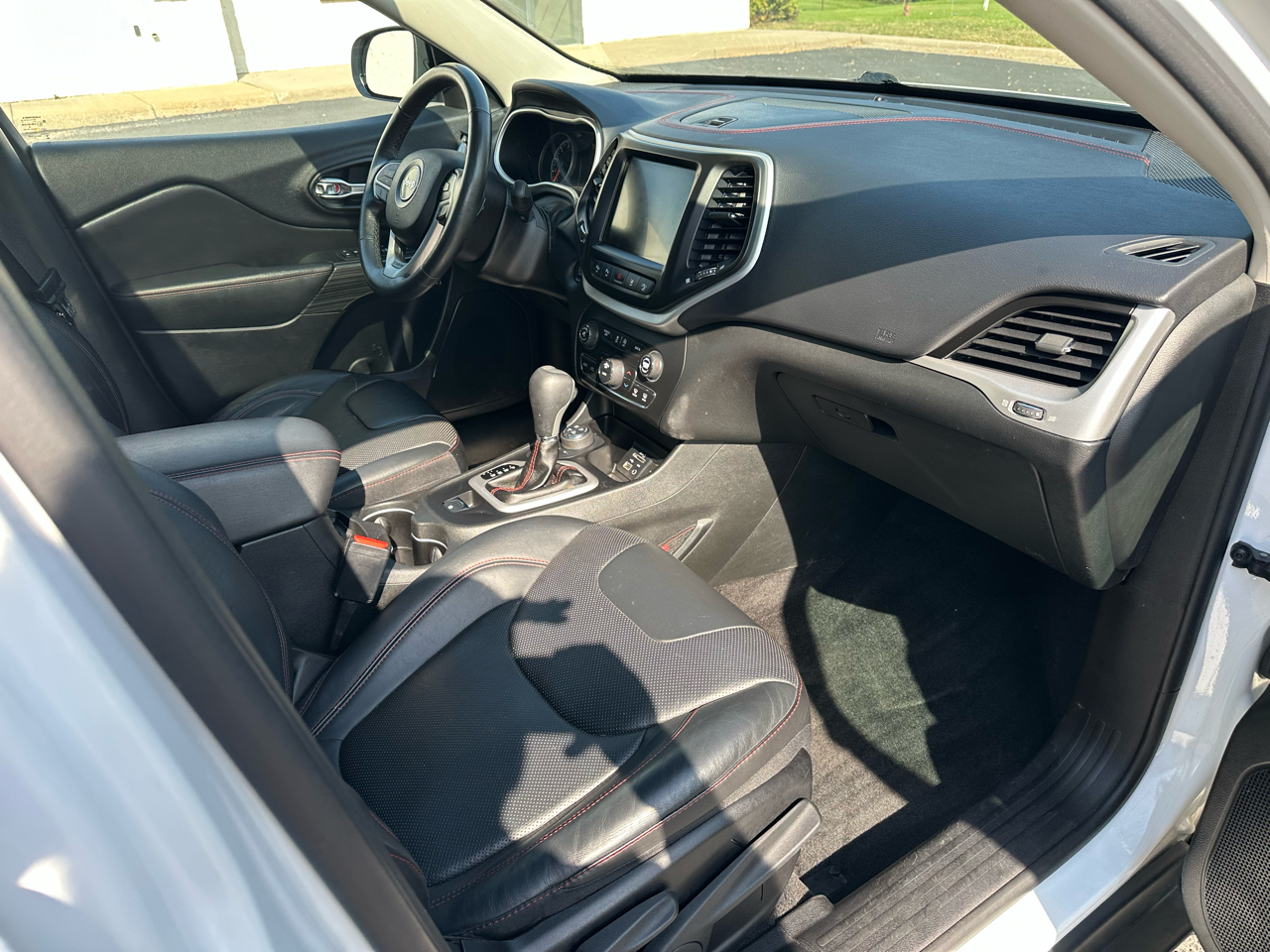 2016 Jeep Cherokee Trailhawk photo 18