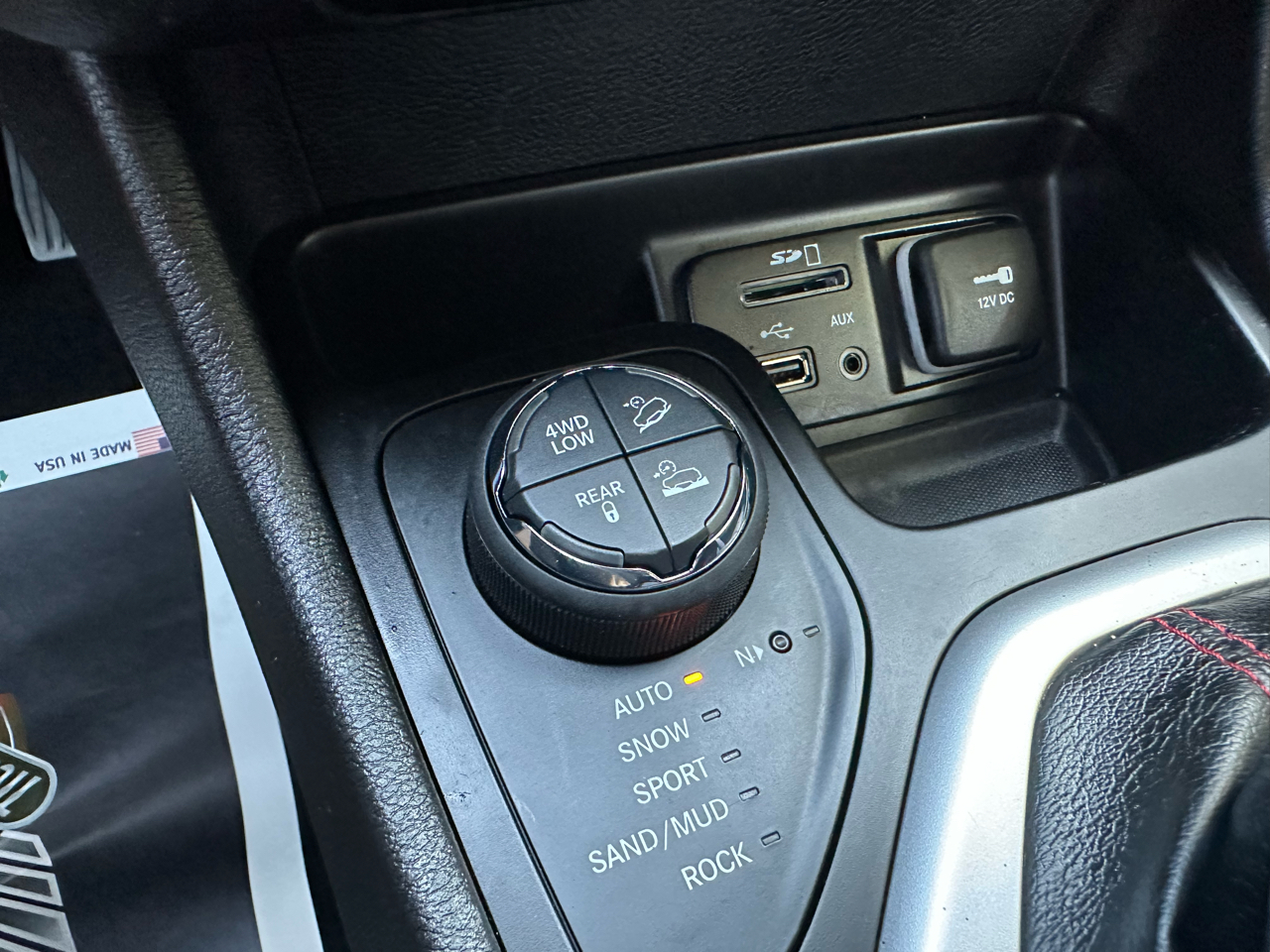 2016 Jeep Cherokee Trailhawk photo 21
