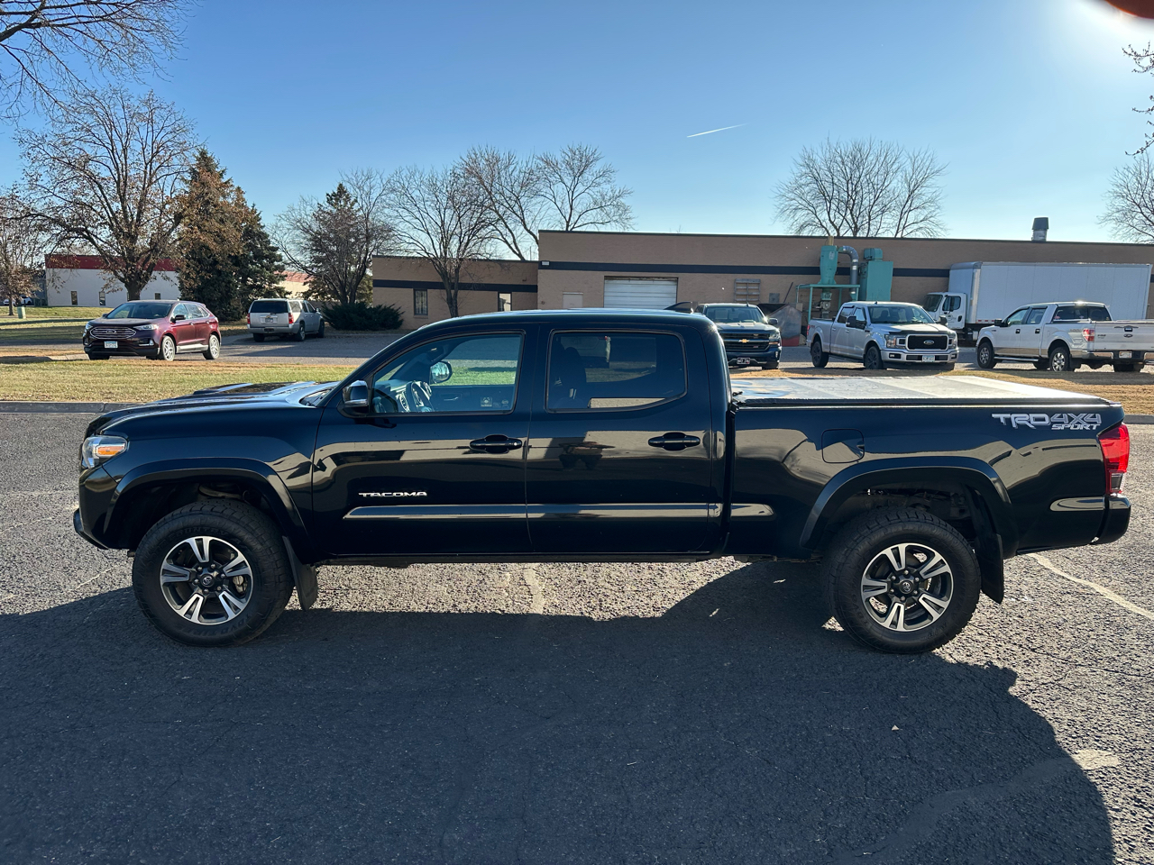 2016 Toyota Tacoma TRD Sport Double Cab 4x4 photo 2