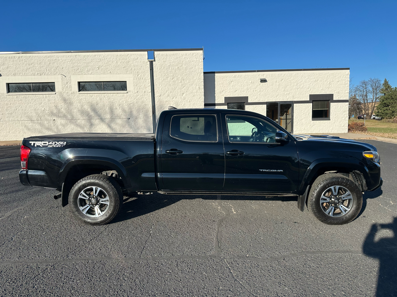 2016 Toyota Tacoma TRD Sport Double Cab 4x4 photo 3