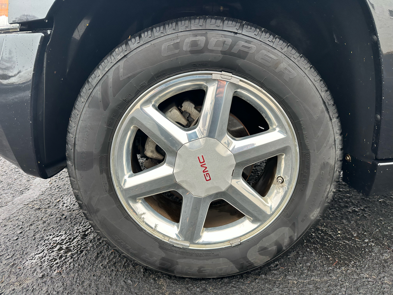 GMC Envoy SLE-1 4WD 2008