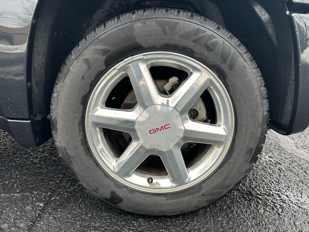 GMC Envoy SLE-1 4WD 2008