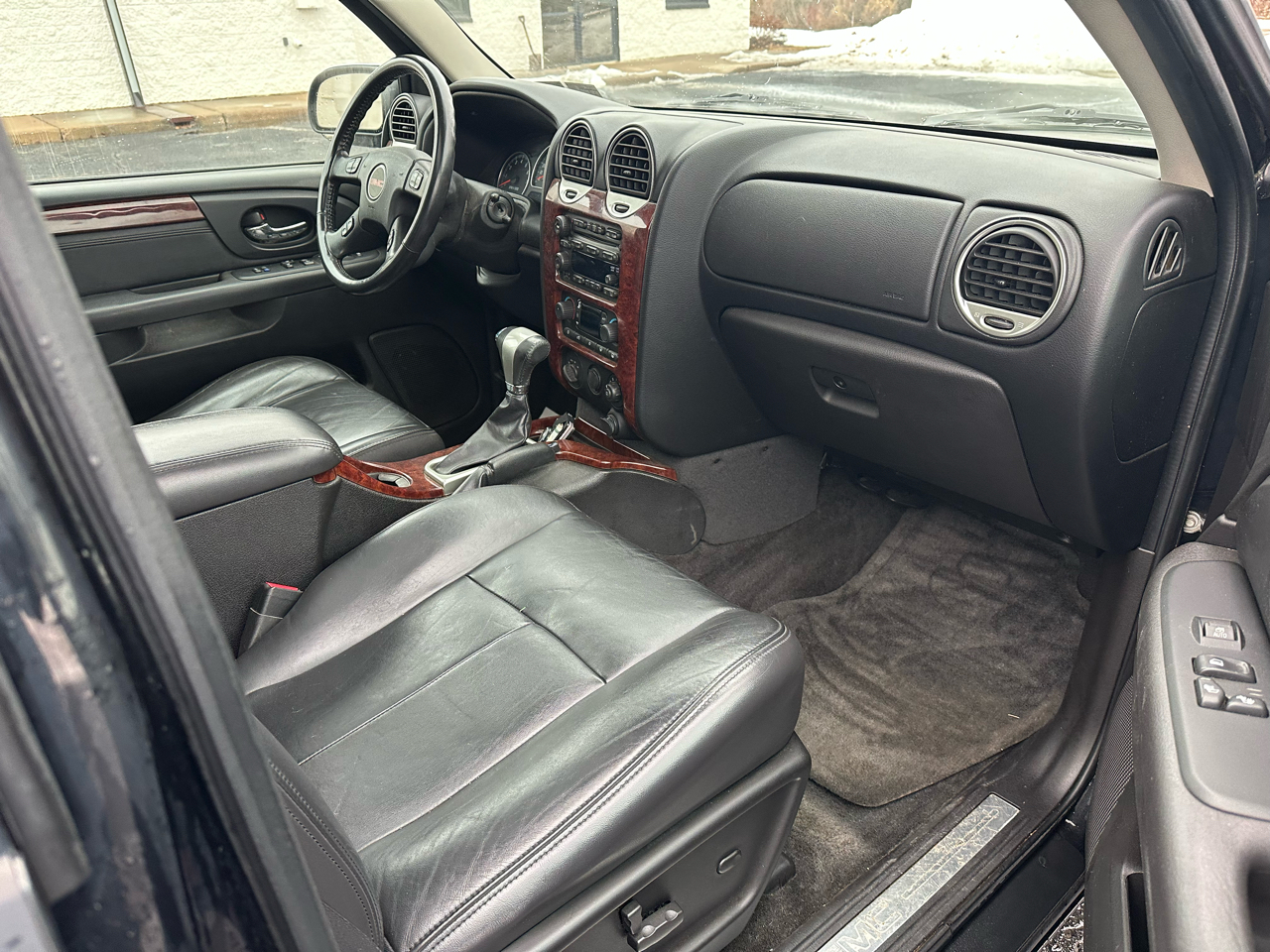 GMC Envoy SLE-1 4WD 2008