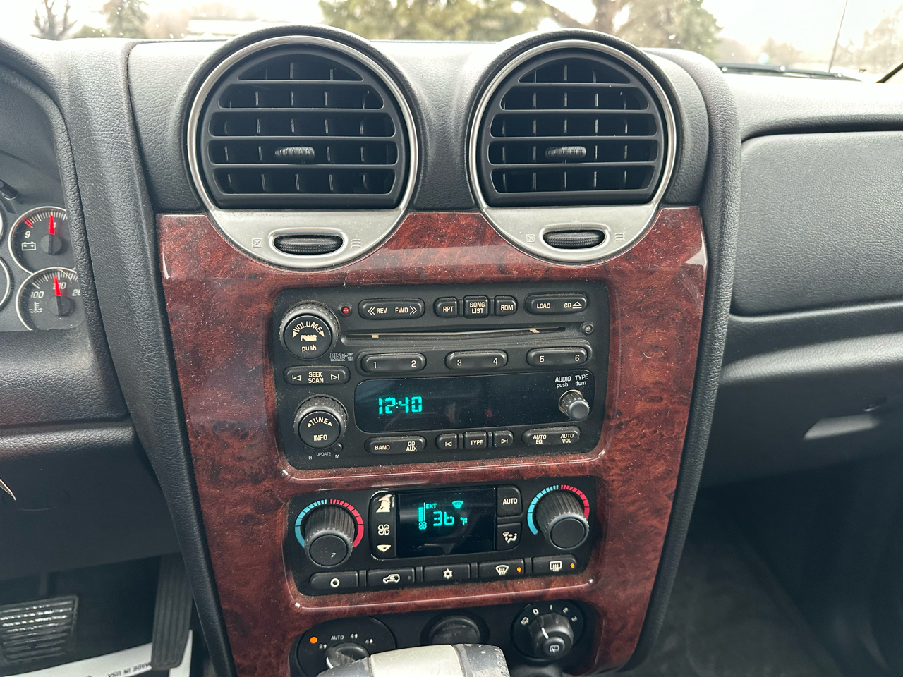 GMC Envoy SLE-1 4WD 2008