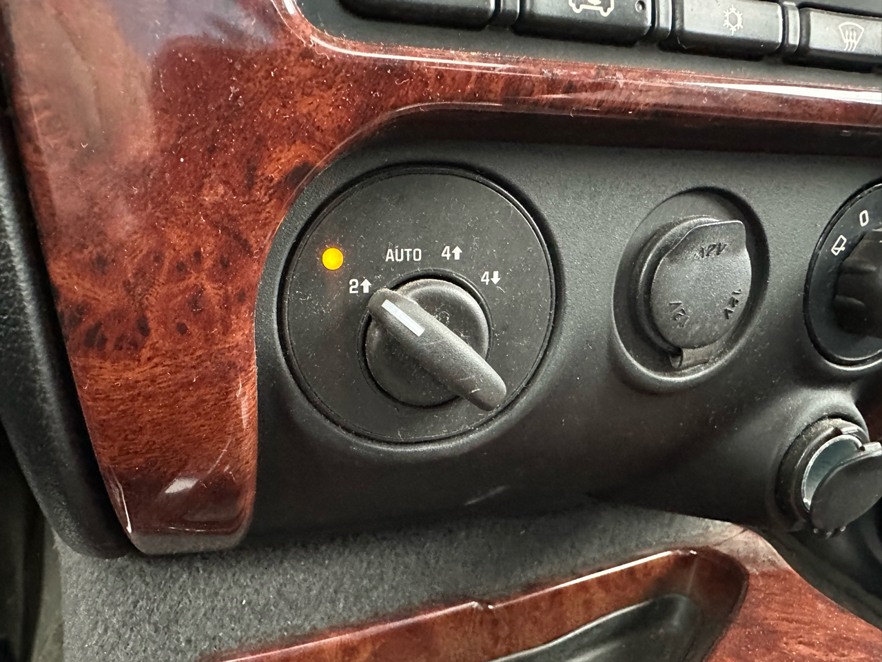 GMC Envoy SLE-1 4WD 2008