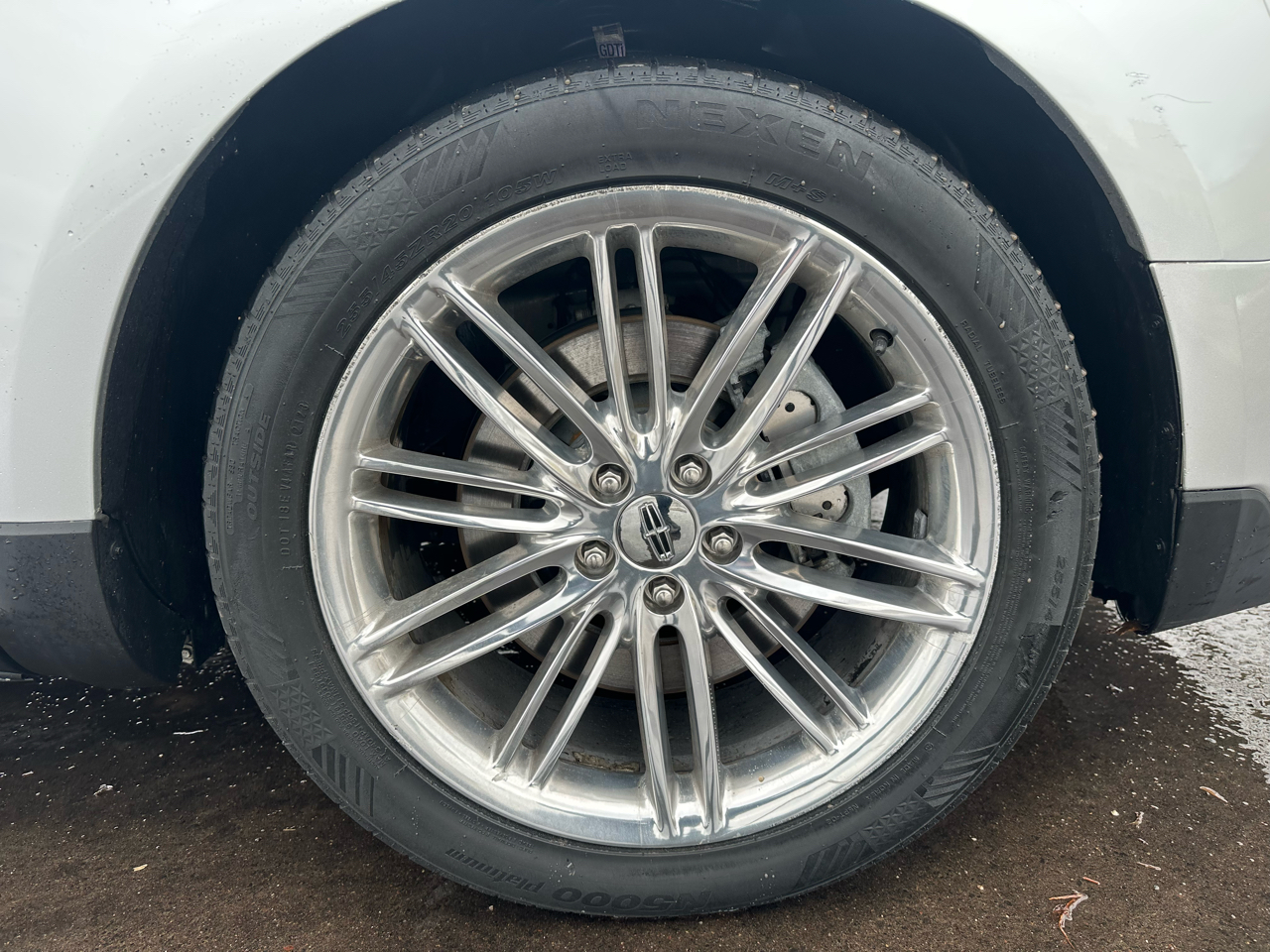 Lincoln MKT 3.5L with EcoBoost AWD 2013