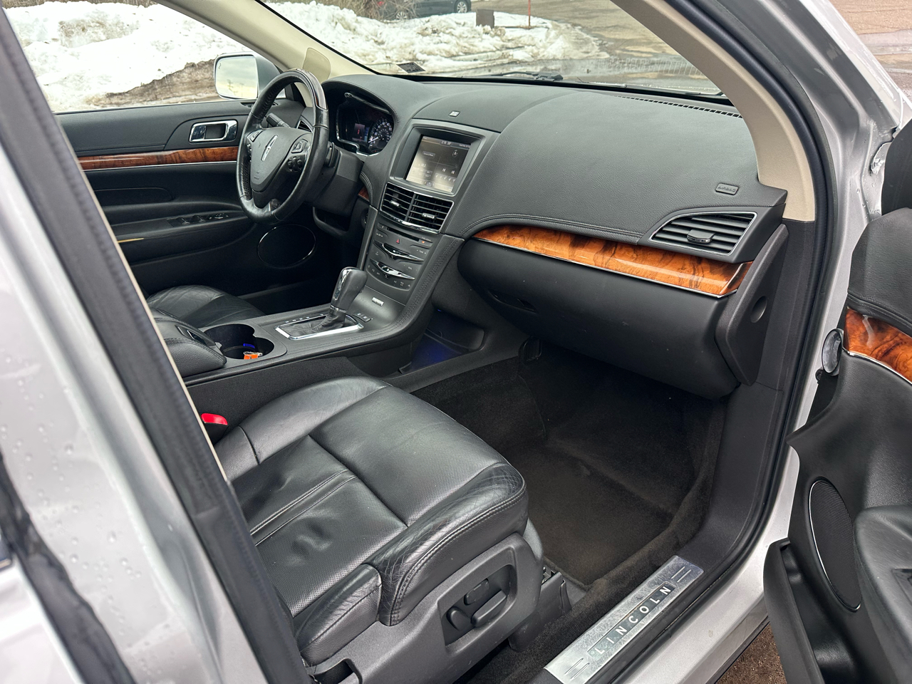 Lincoln MKT 3.5L with EcoBoost AWD 2013