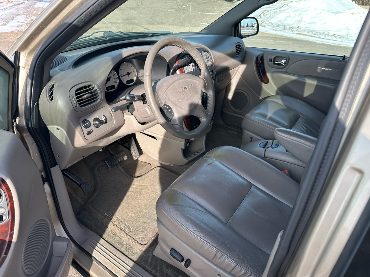 Chrysler Town & Country Limited AWD 2003