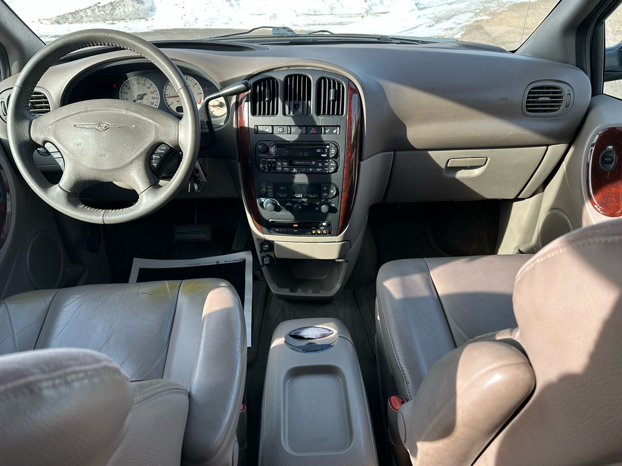 Chrysler Town & Country Limited AWD 2003