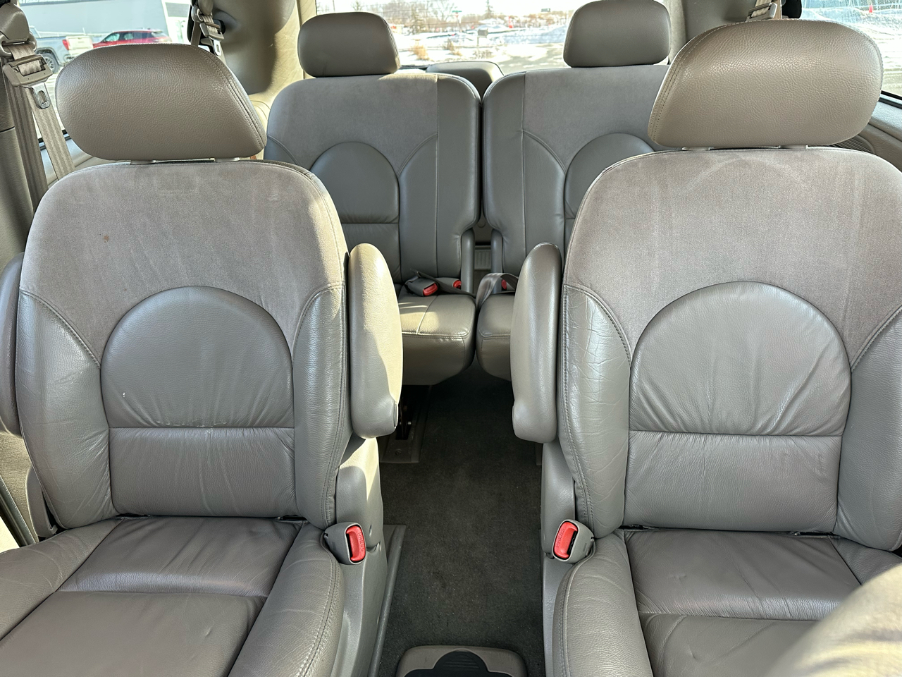 Chrysler Town & Country Limited AWD 2003