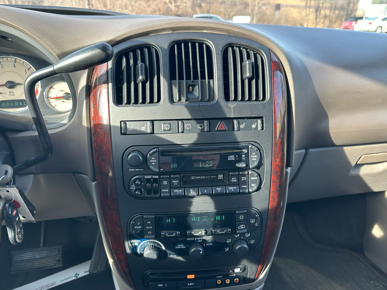 Chrysler Town & Country Limited AWD 2003