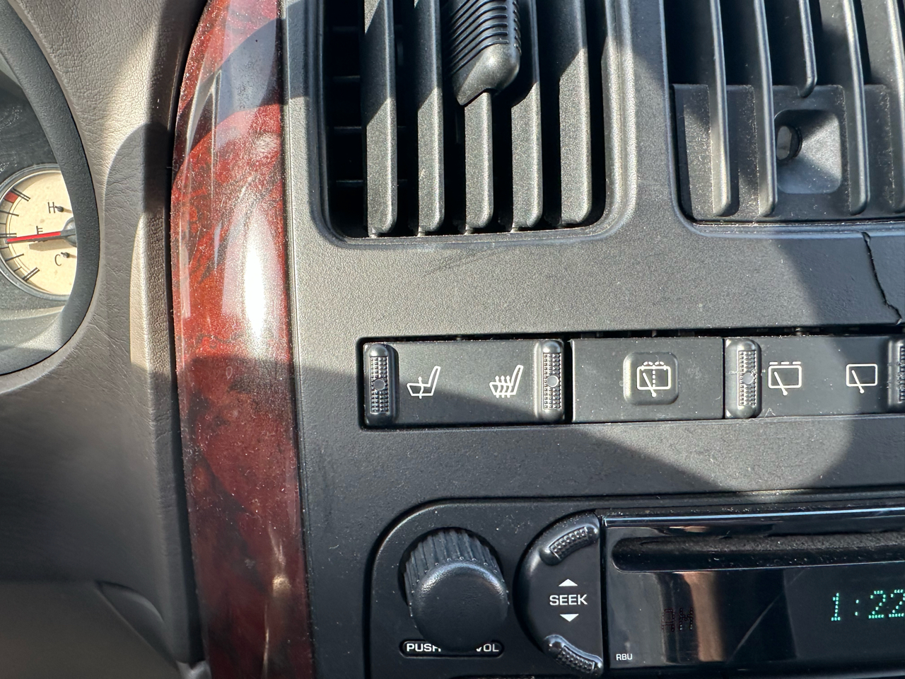 Chrysler Town & Country Limited AWD 2003