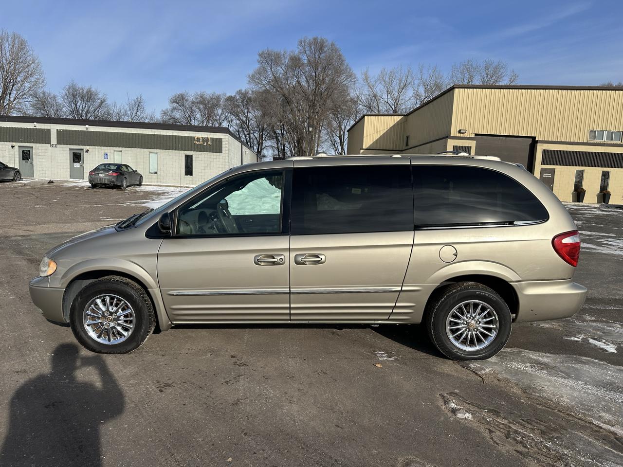 Chrysler Town & Country Limited AWD 2003
