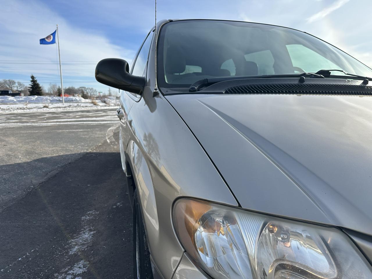 Chrysler Town & Country Limited AWD 2003