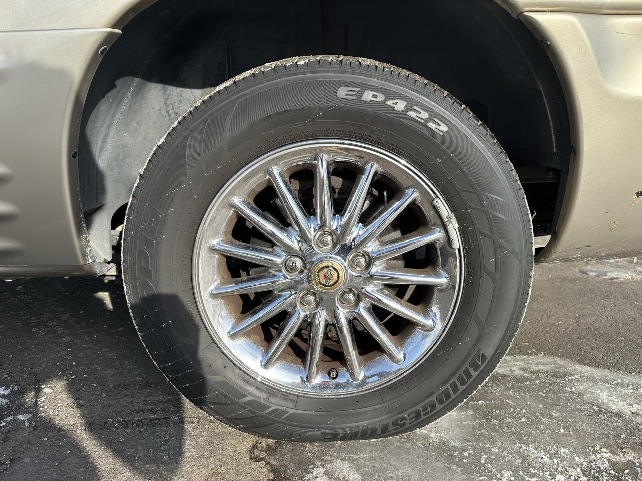 Chrysler Town & Country Limited AWD 2003