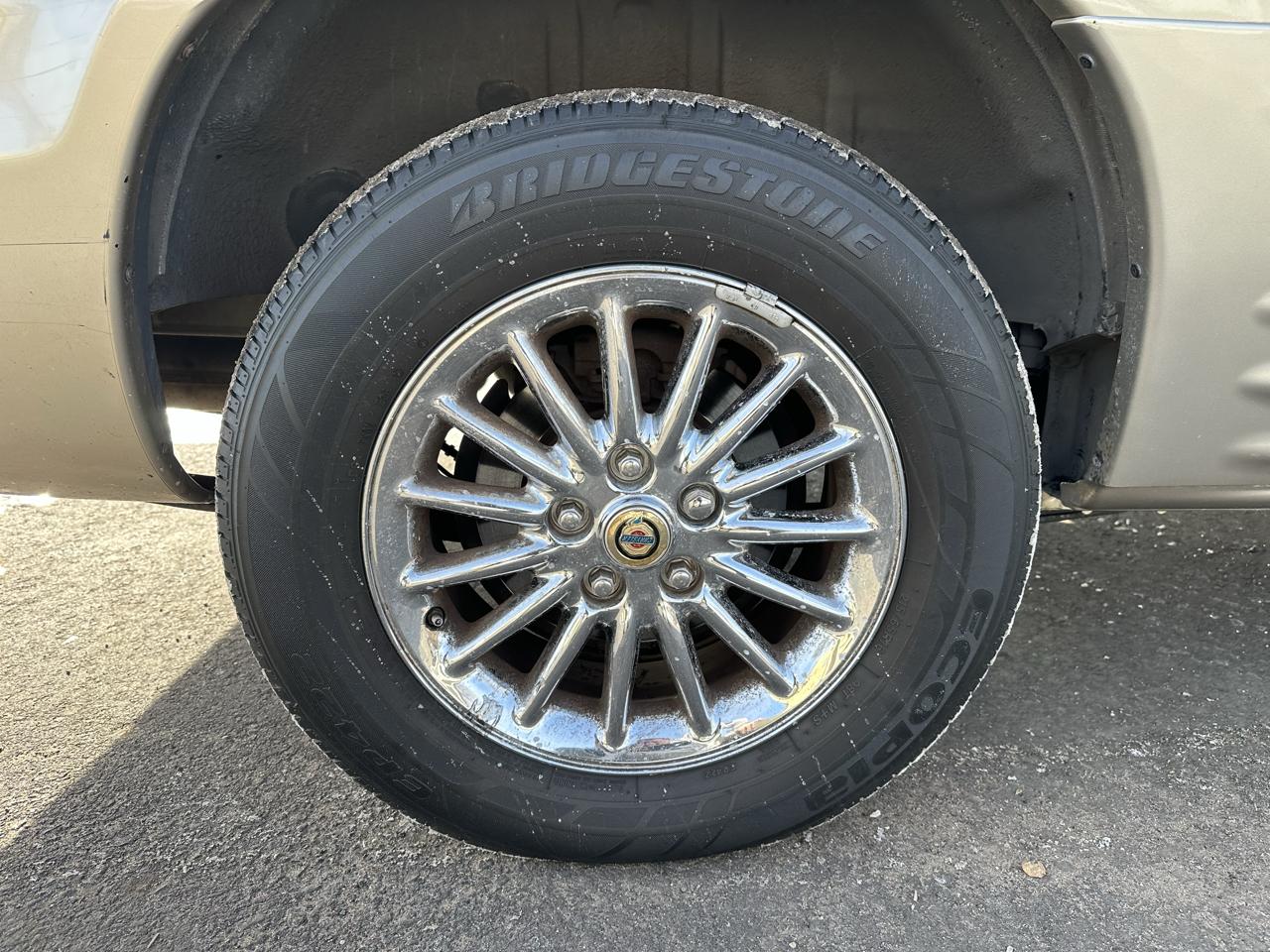 Chrysler Town & Country Limited AWD 2003