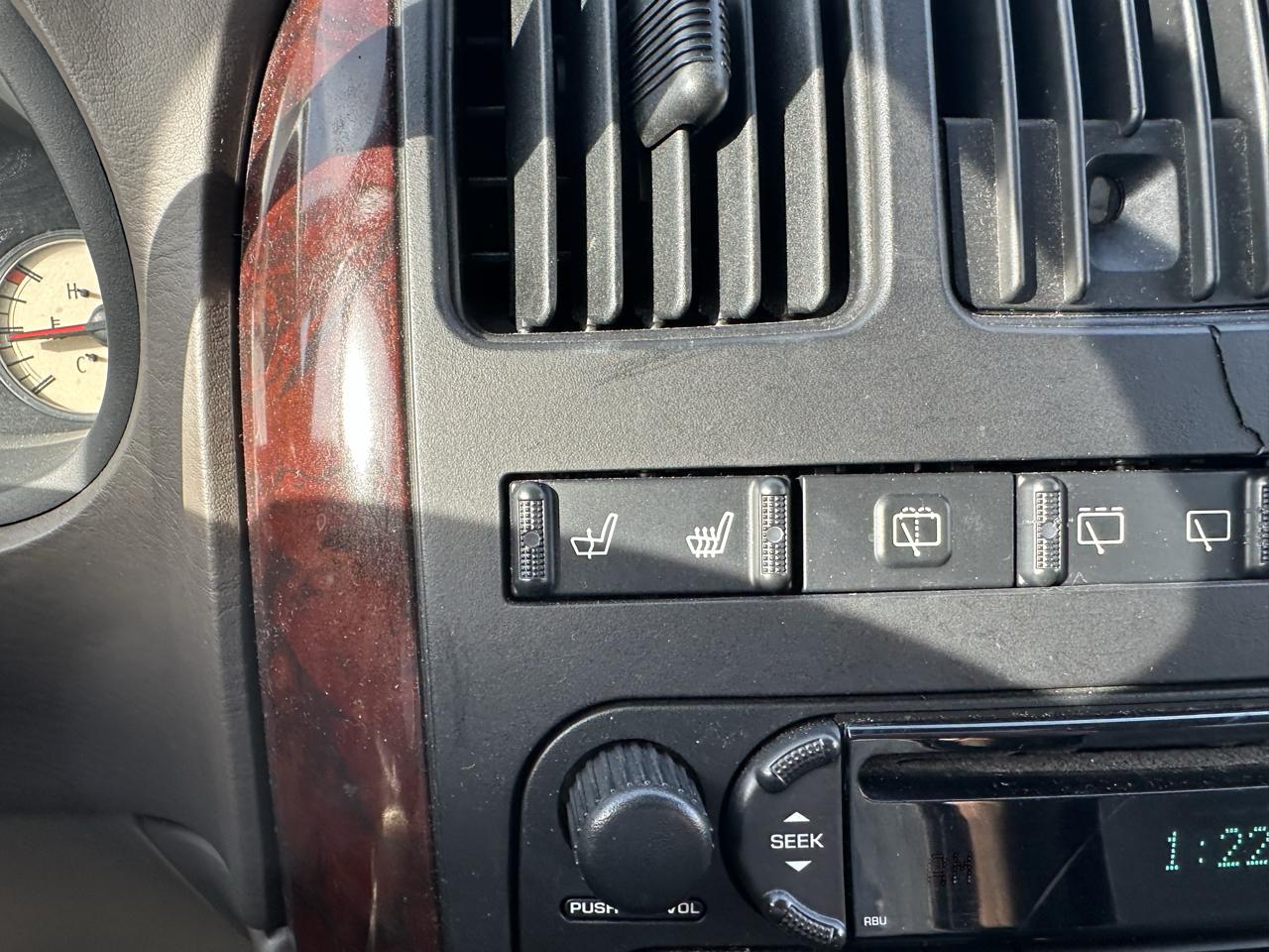 Chrysler Town & Country Limited AWD 2003
