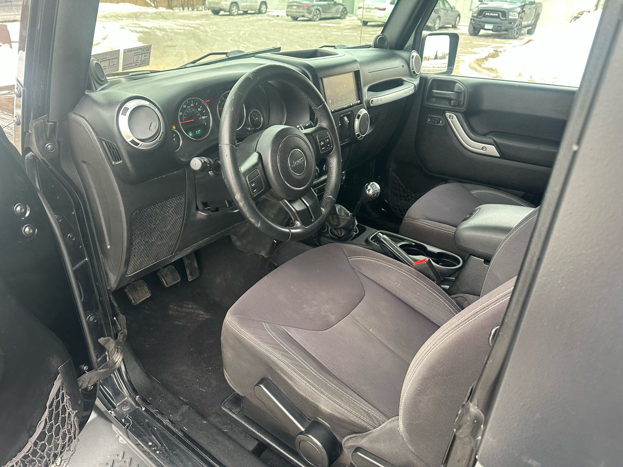 Jeep Wrangler Sahara 4WD 2013