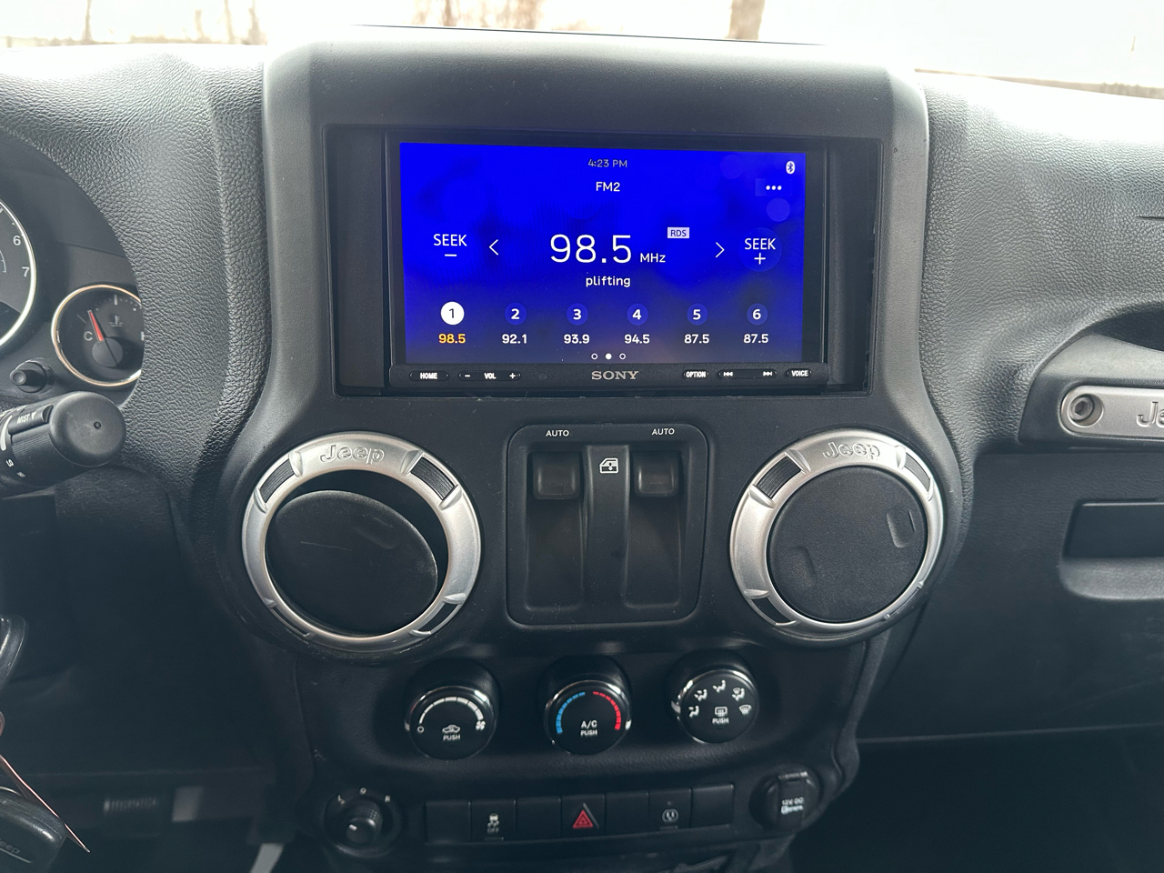 Jeep Wrangler Sahara 4WD 2013