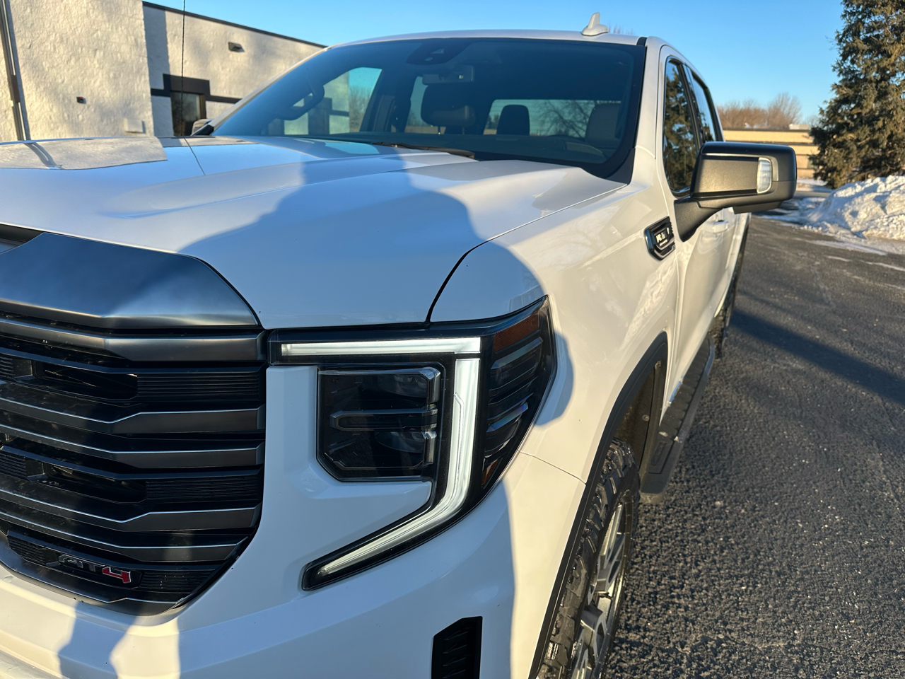 GMC Sierra 1500 AT4 Crew Cab 4WD 2022