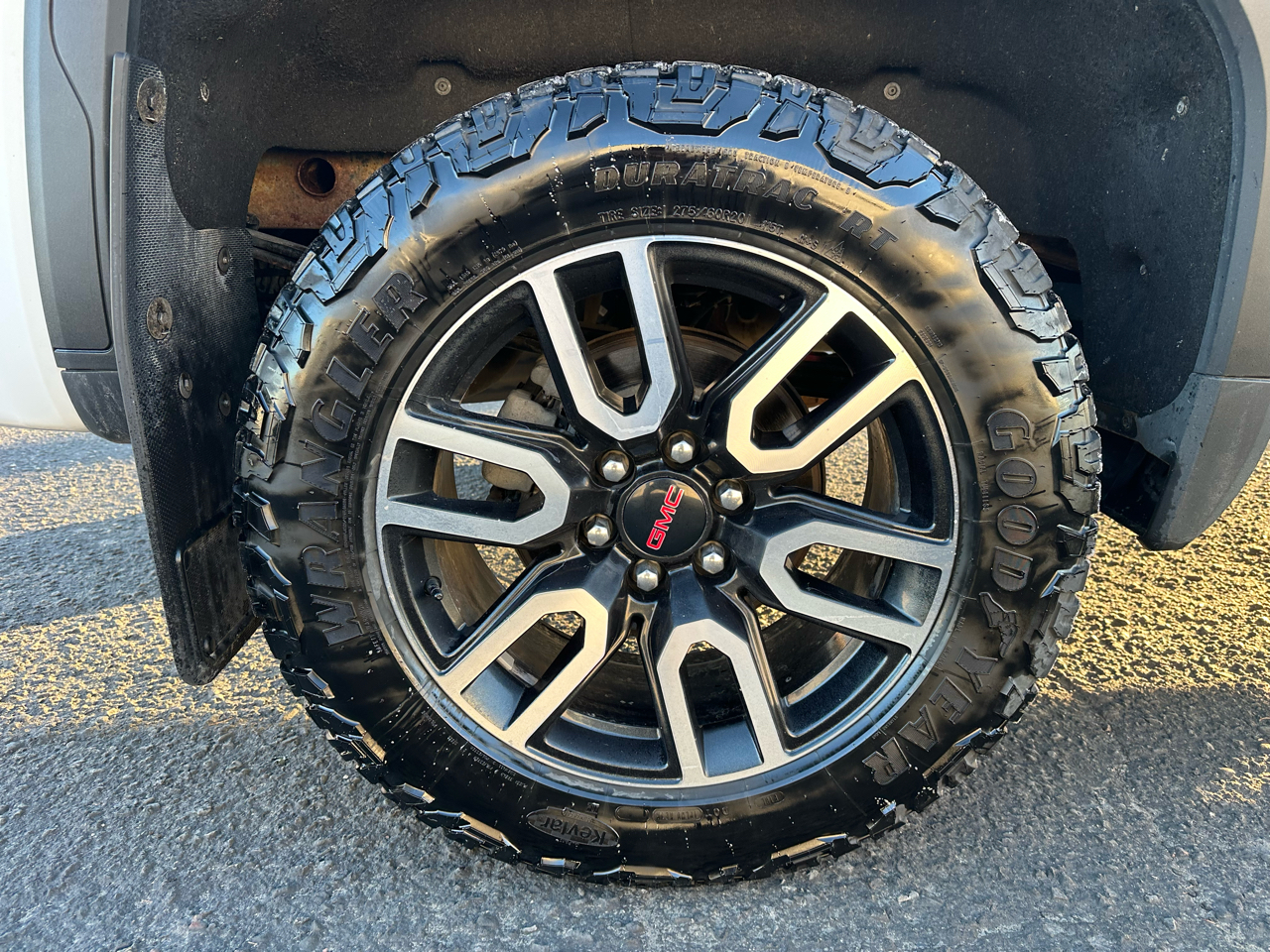 GMC Sierra 1500 AT4 Crew Cab 4WD 2022