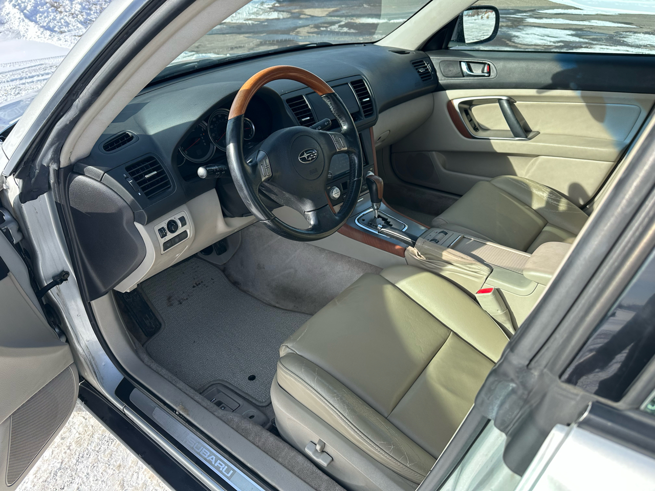 Subaru Outback 3.0R Sedan 2005