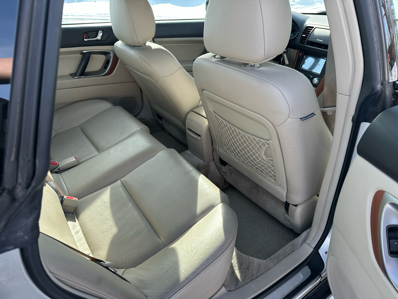 Subaru Outback 3.0R Sedan 2005