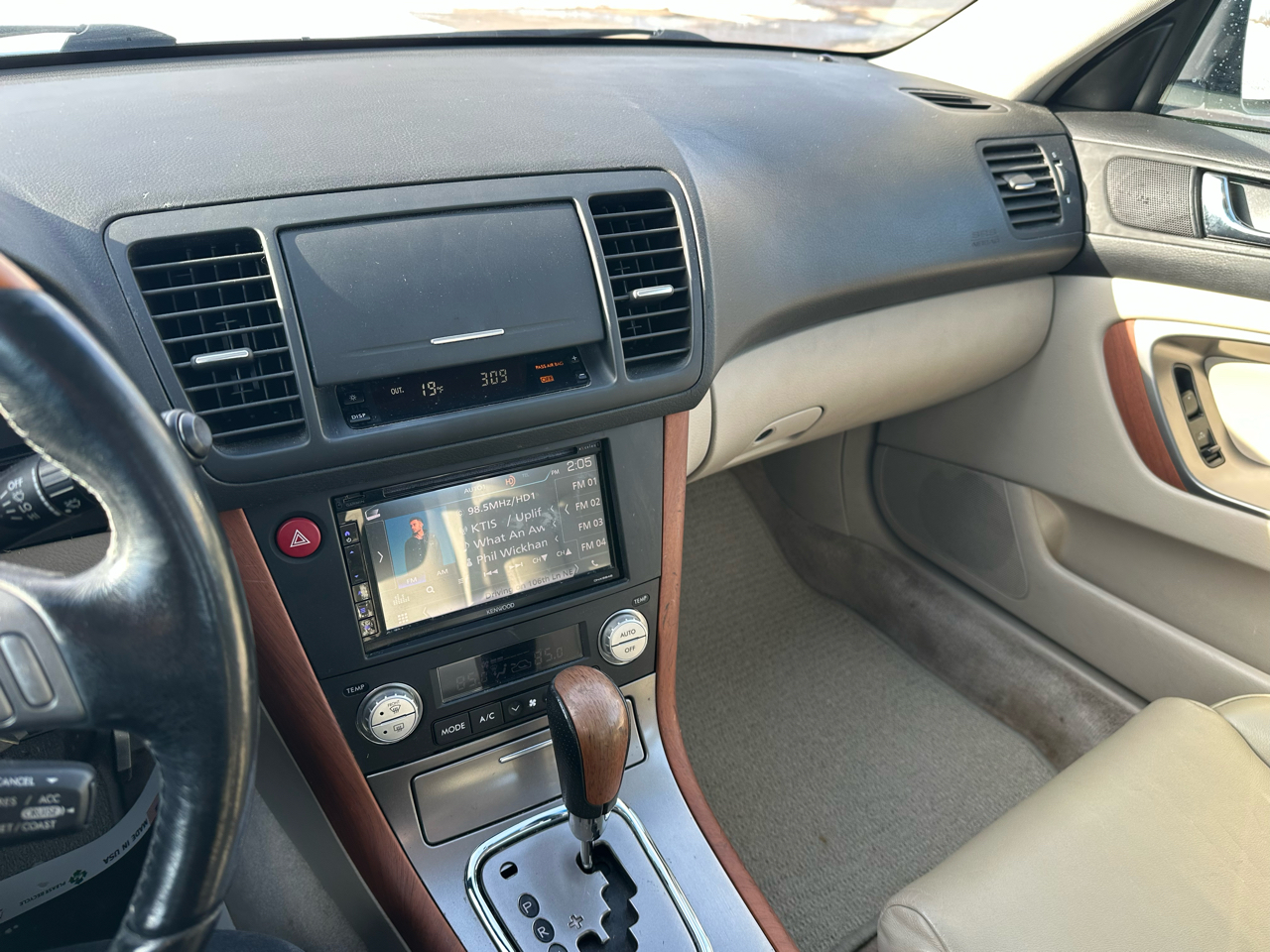 Subaru Outback 3.0R Sedan 2005