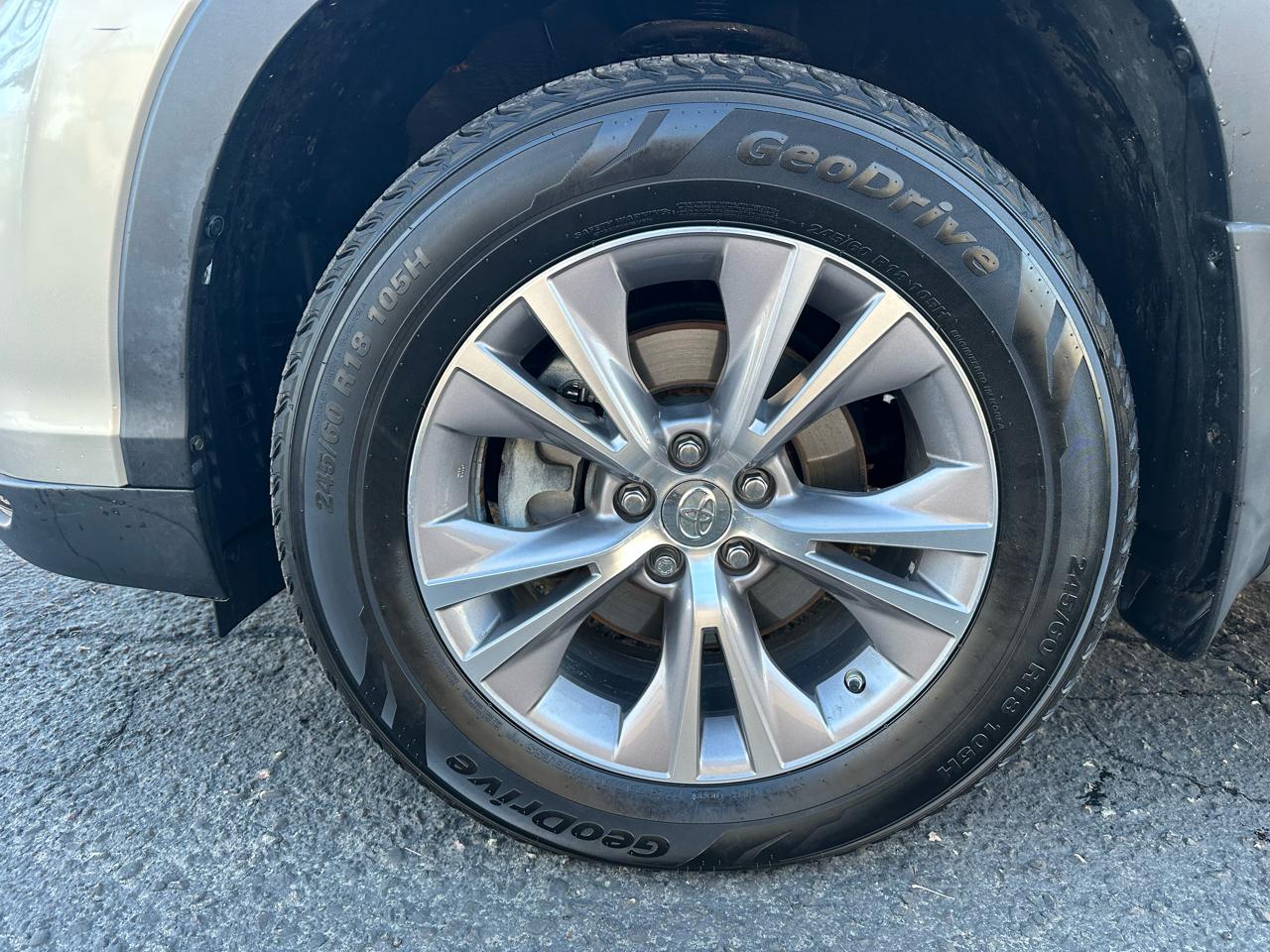 Toyota Highlander XLE AWD V6 2014