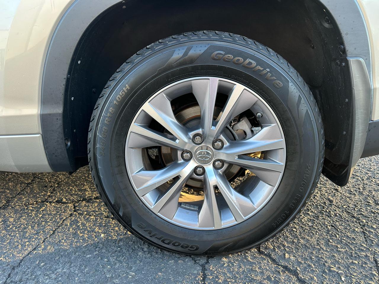 Toyota Highlander XLE AWD V6 2014