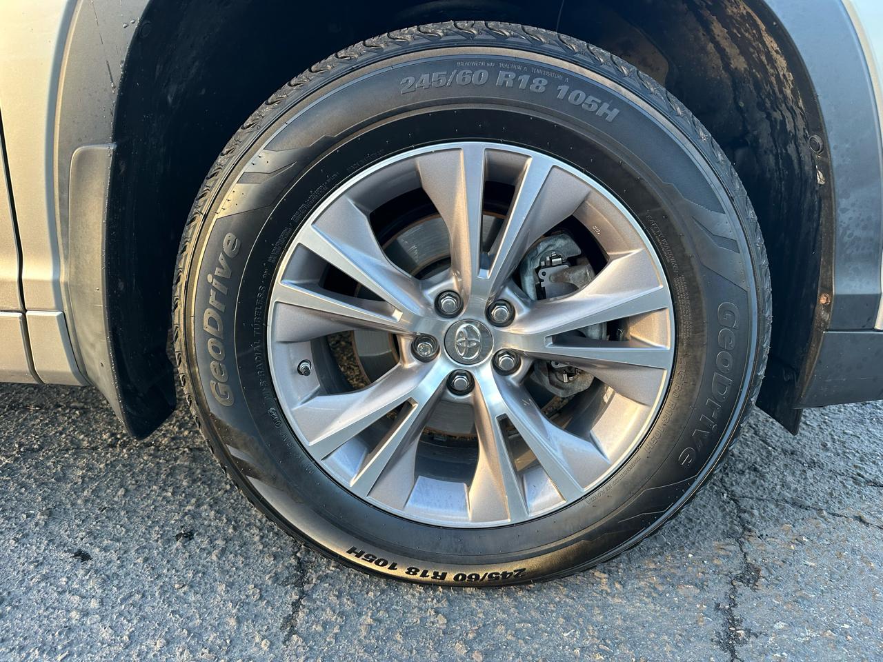 Toyota Highlander XLE AWD V6 2014