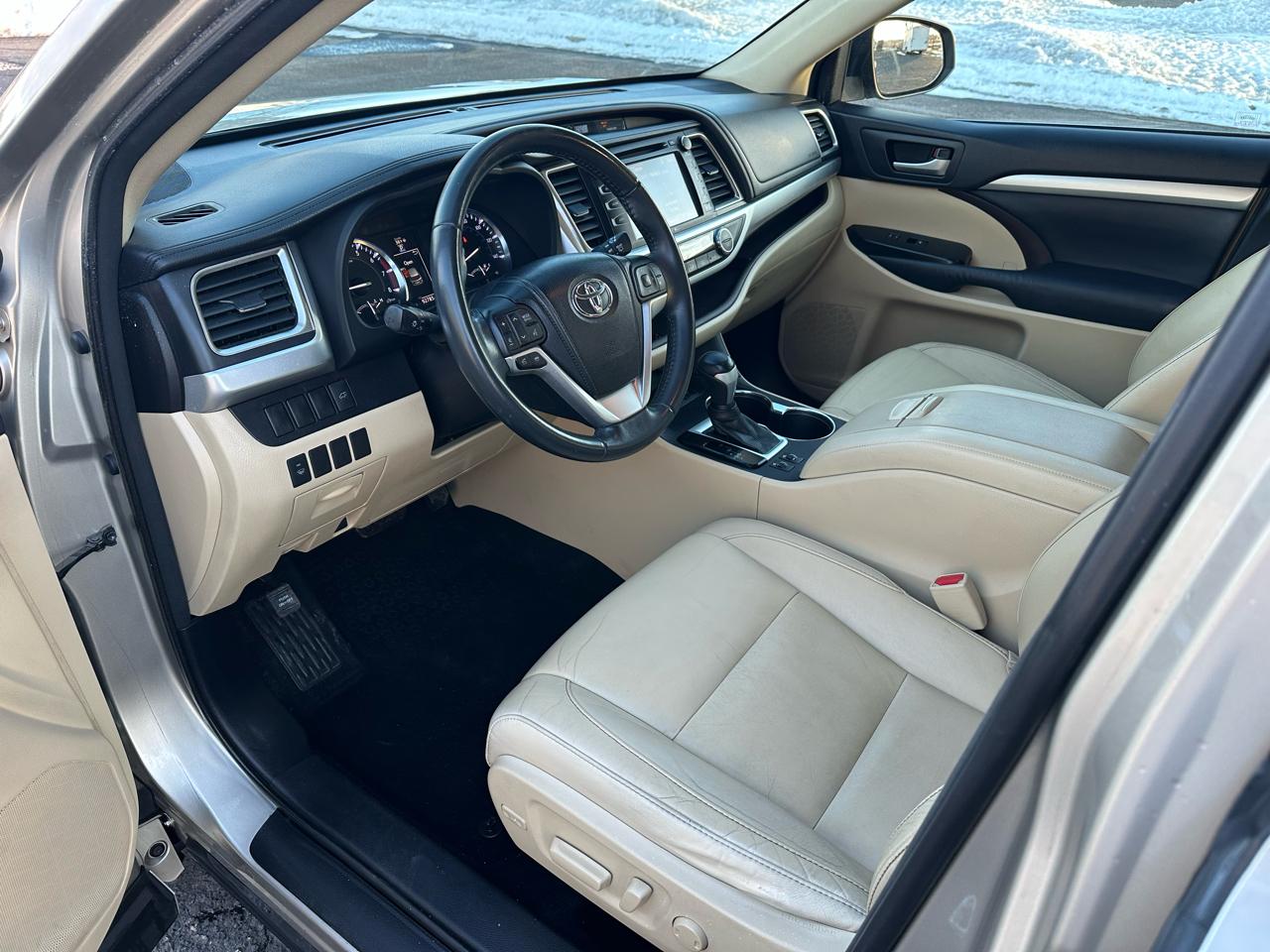 Toyota Highlander XLE AWD V6 2014