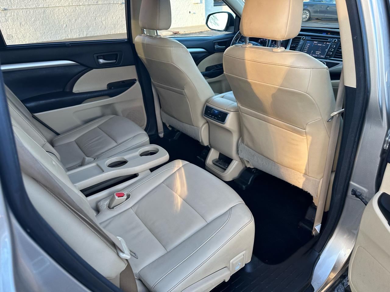 Toyota Highlander XLE AWD V6 2014