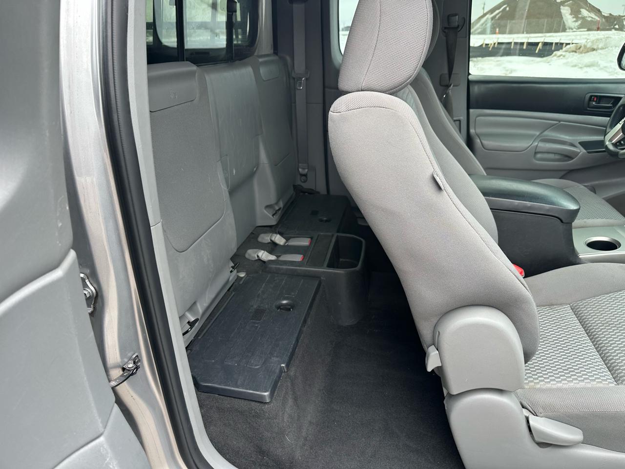 Toyota Tacoma Access Cab V6 5AT 4WD 2015