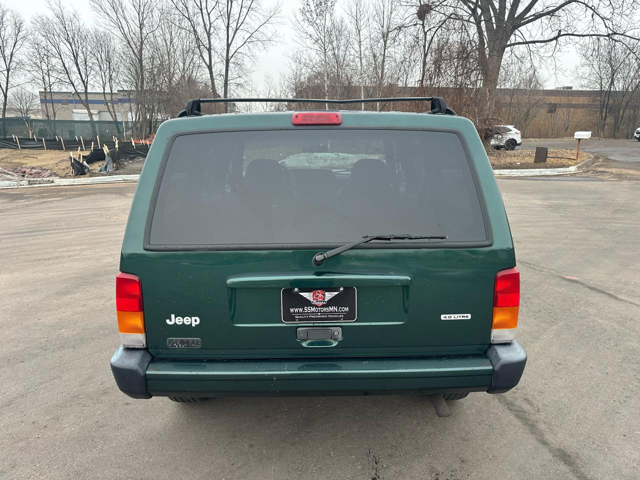 Jeep Cherokee Sport 4WD 2000