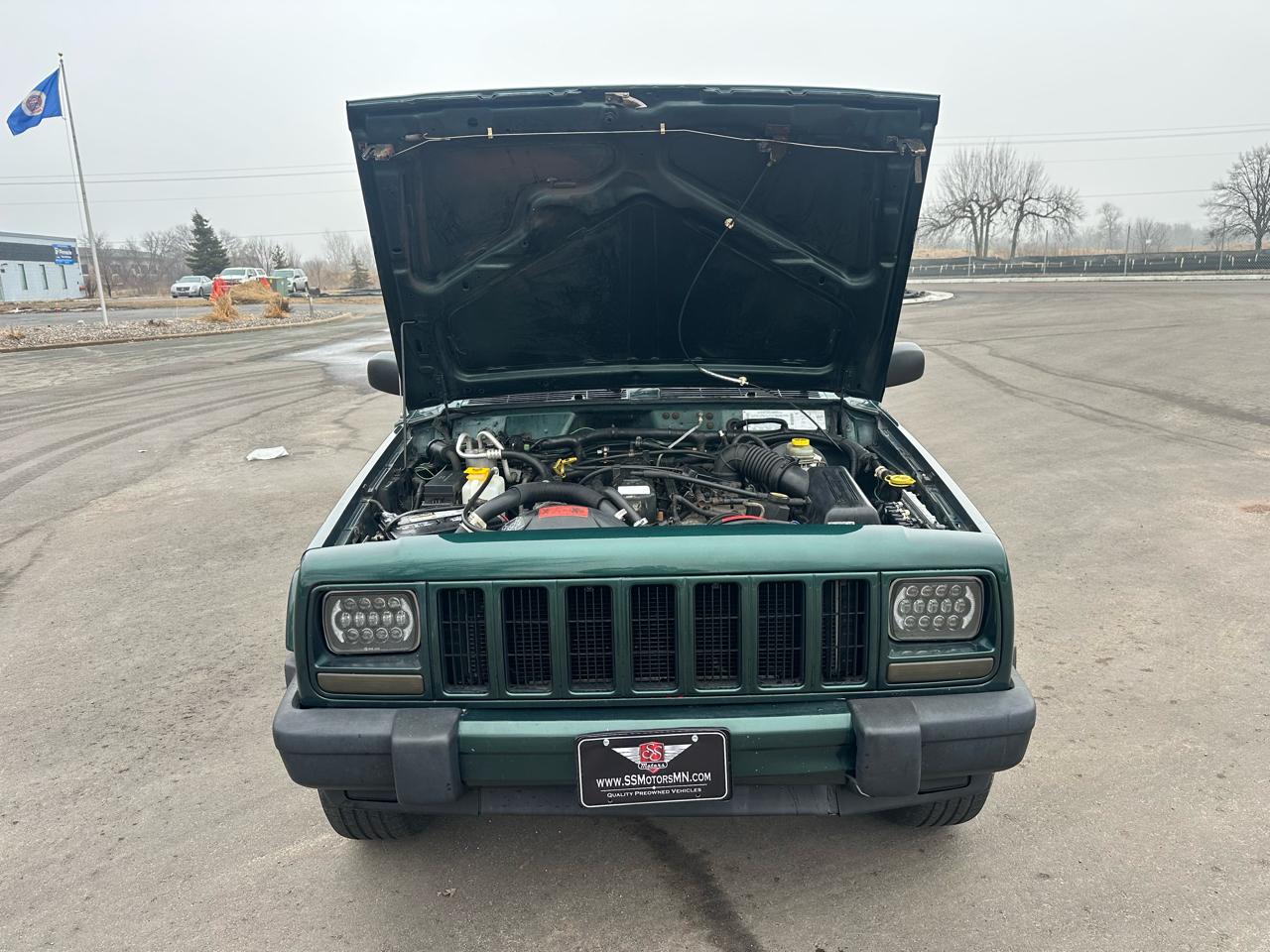 Jeep Cherokee Sport 4WD 2000