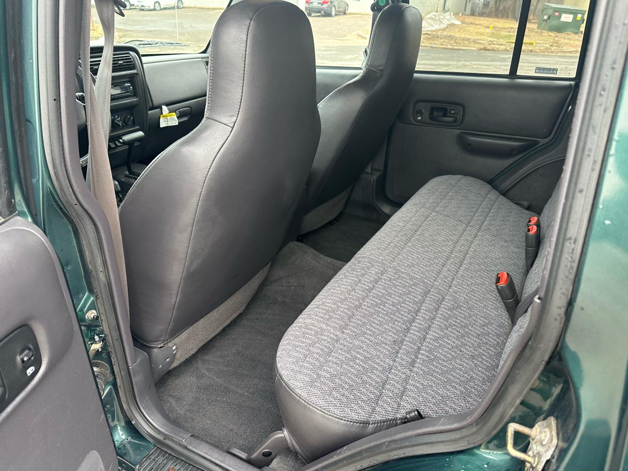 Jeep Cherokee Sport 4WD 2000