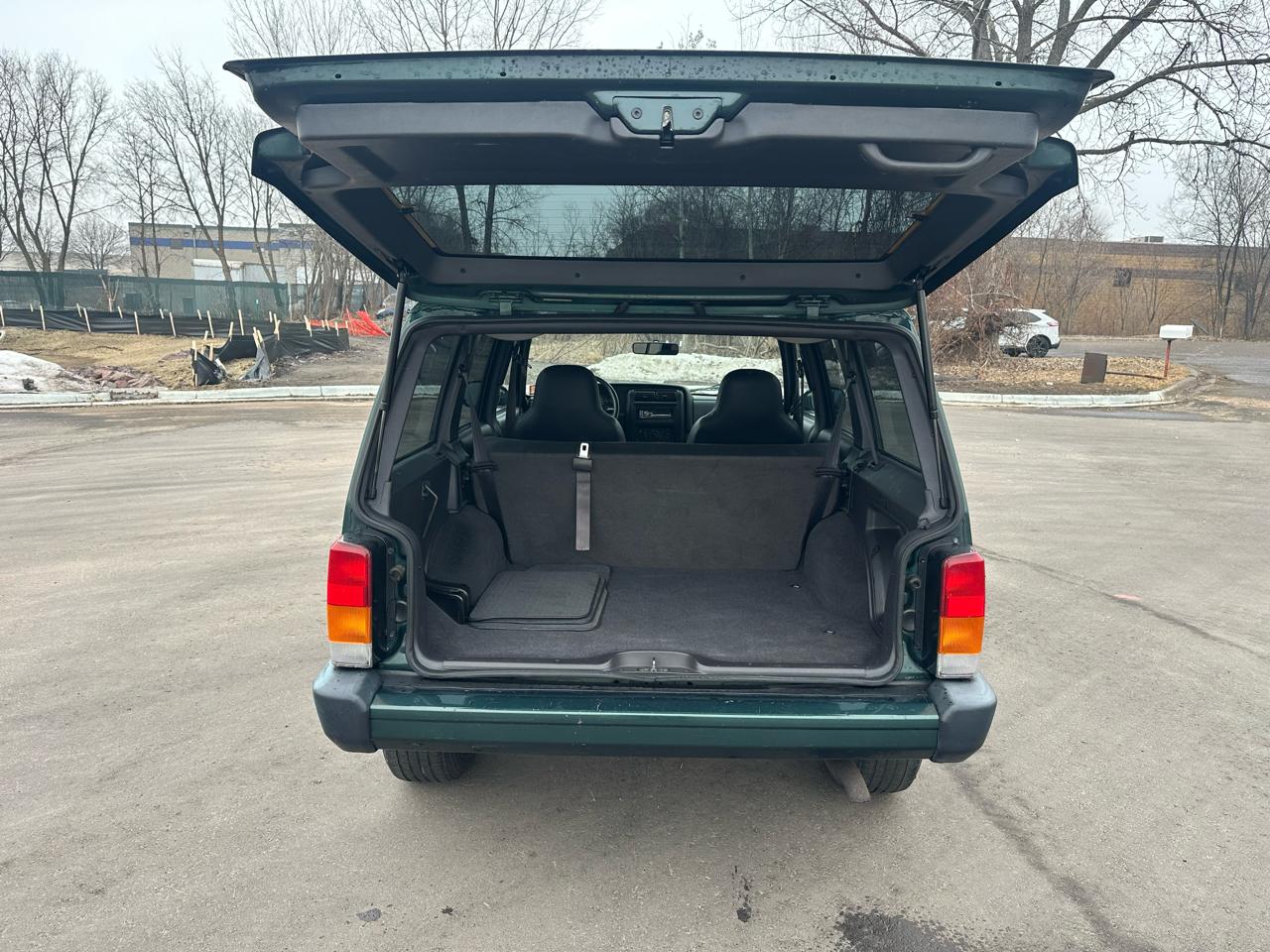 Jeep Cherokee Sport 4WD 2000