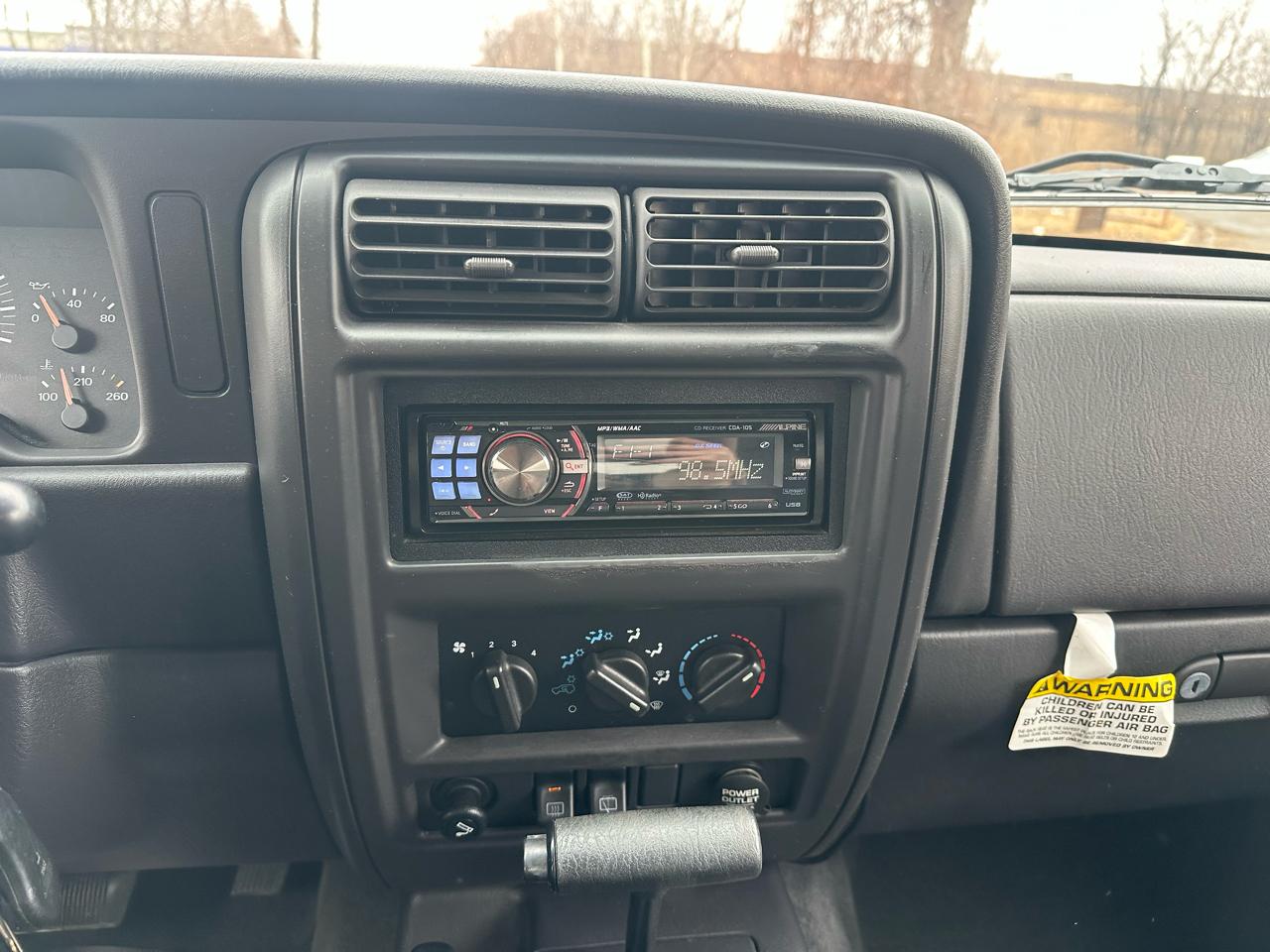 Jeep Cherokee Sport 4WD 2000