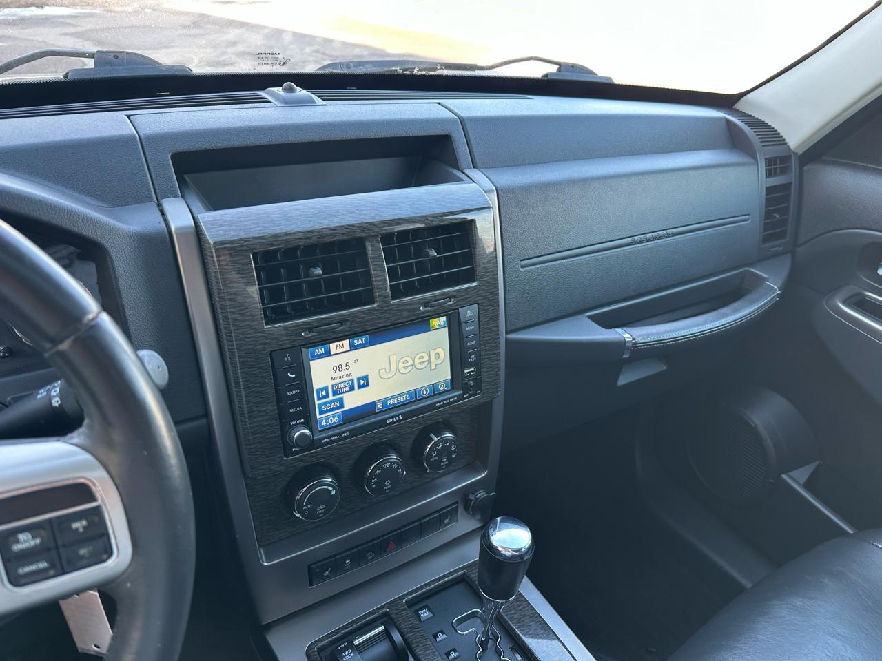 Jeep Liberty Limited 4WD 2011