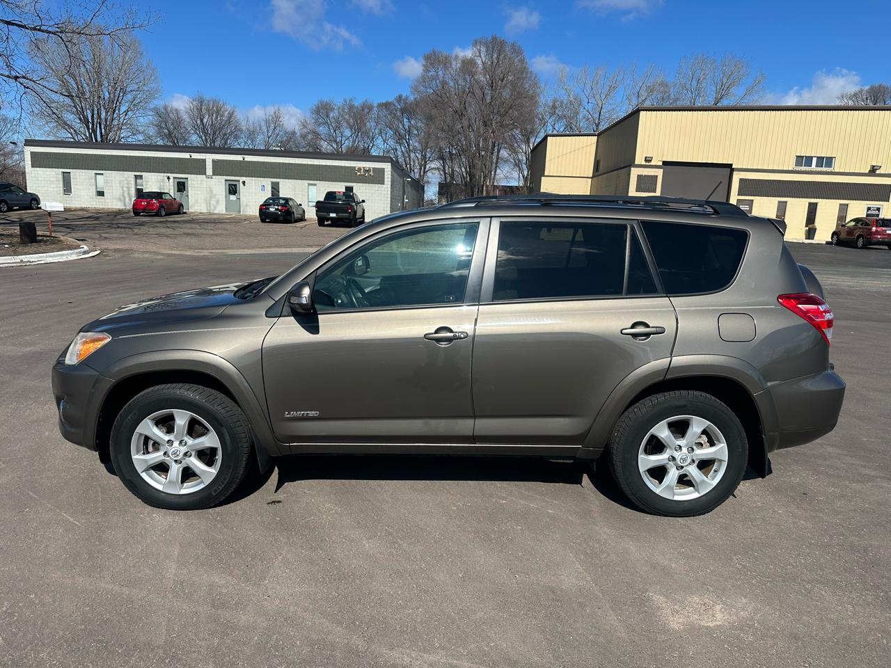 Toyota RAV4 Limited V6 4WD 2012