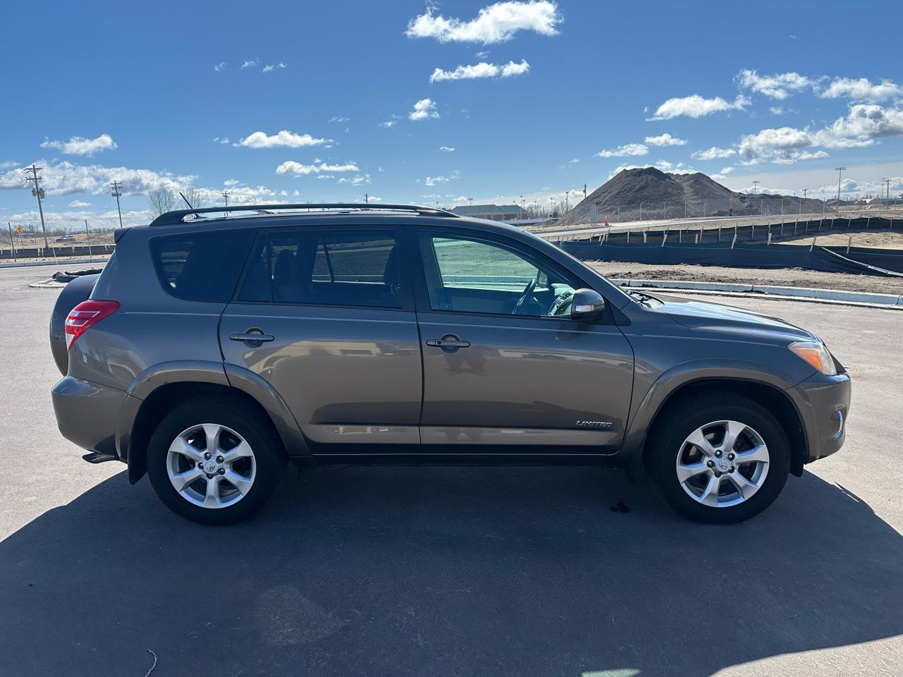 Toyota RAV4 Limited V6 4WD 2012