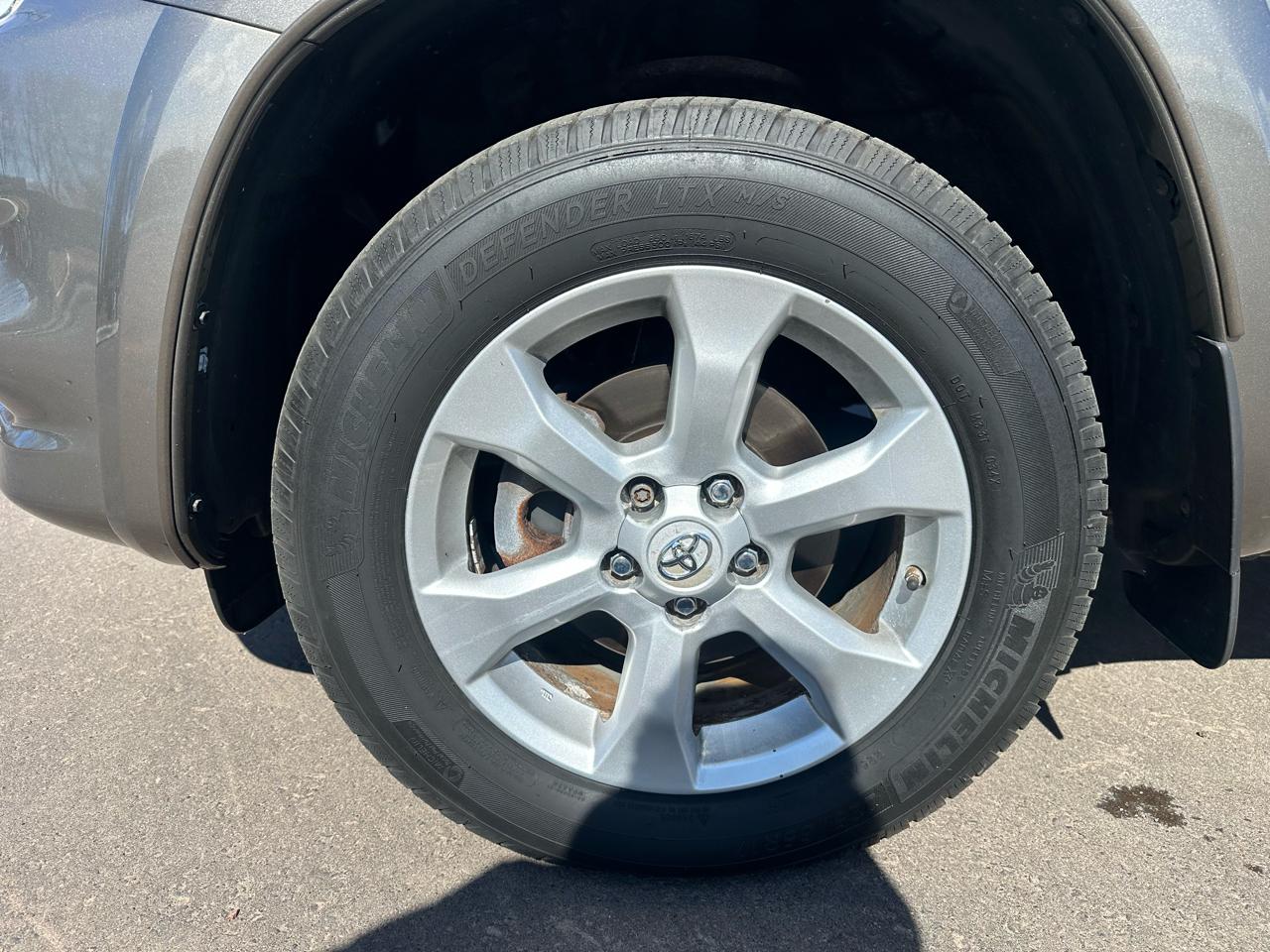 Toyota RAV4 Limited V6 4WD 2012