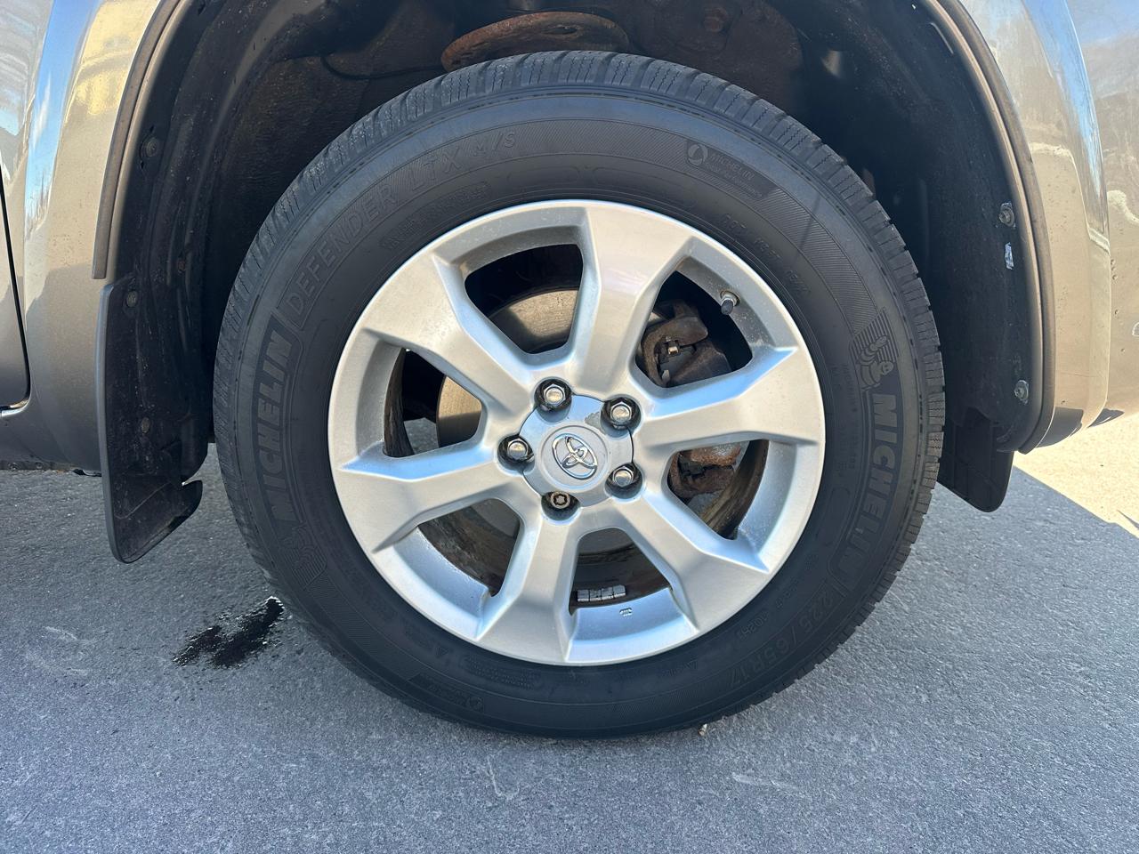 Toyota RAV4 Limited V6 4WD 2012