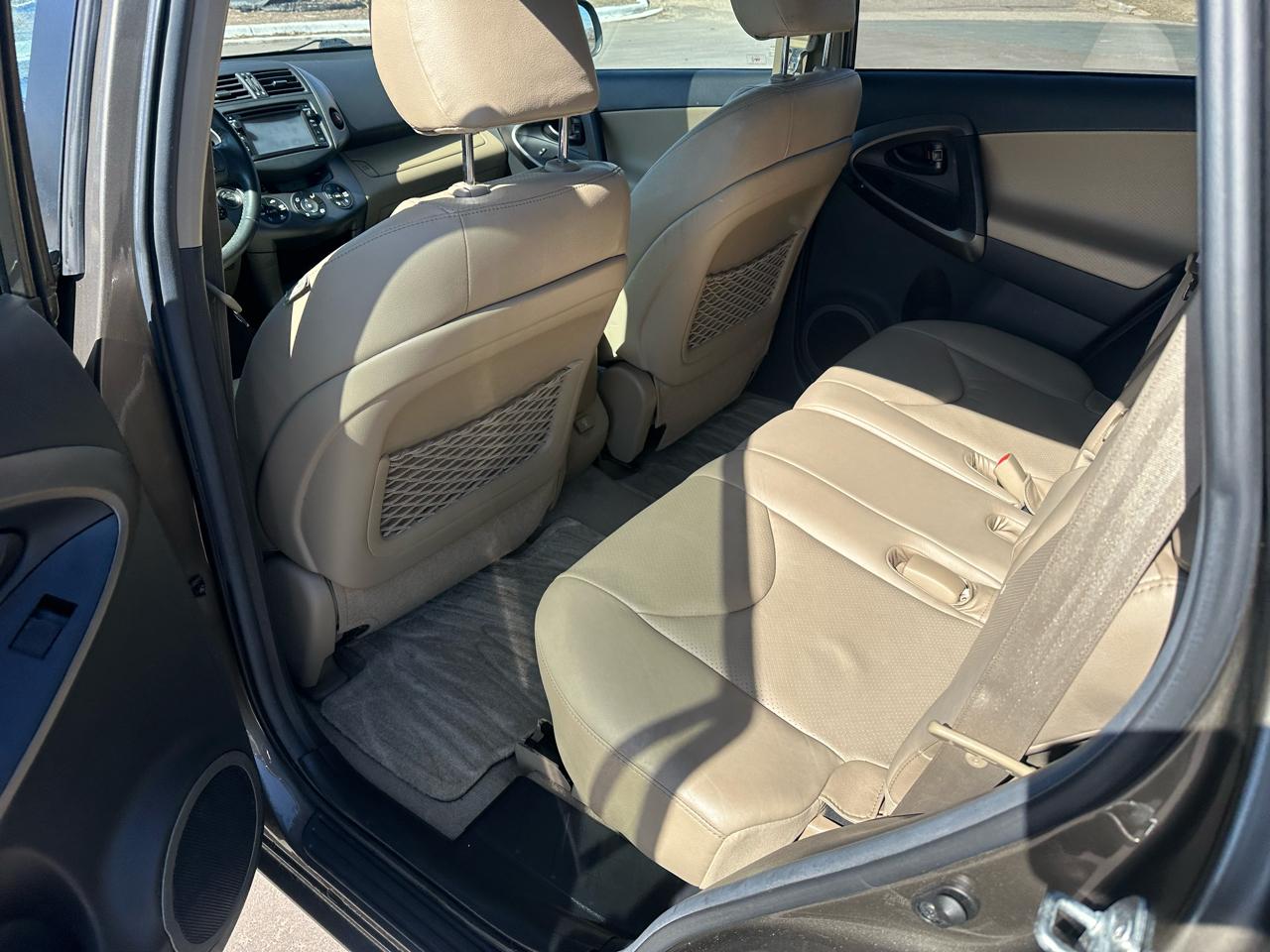 Toyota RAV4 Limited V6 4WD 2012